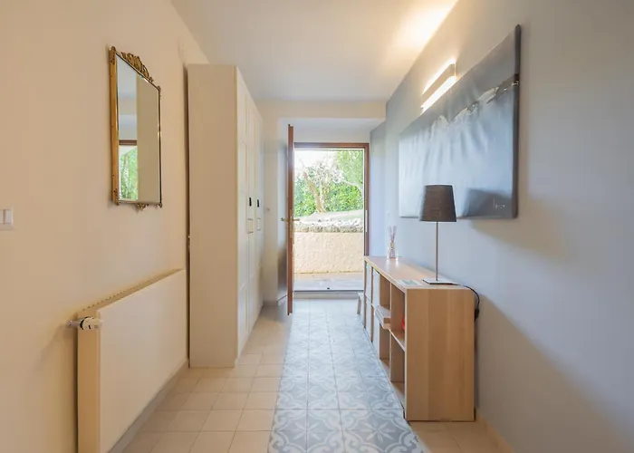 Ida - Private Gym & - By Rent Villa